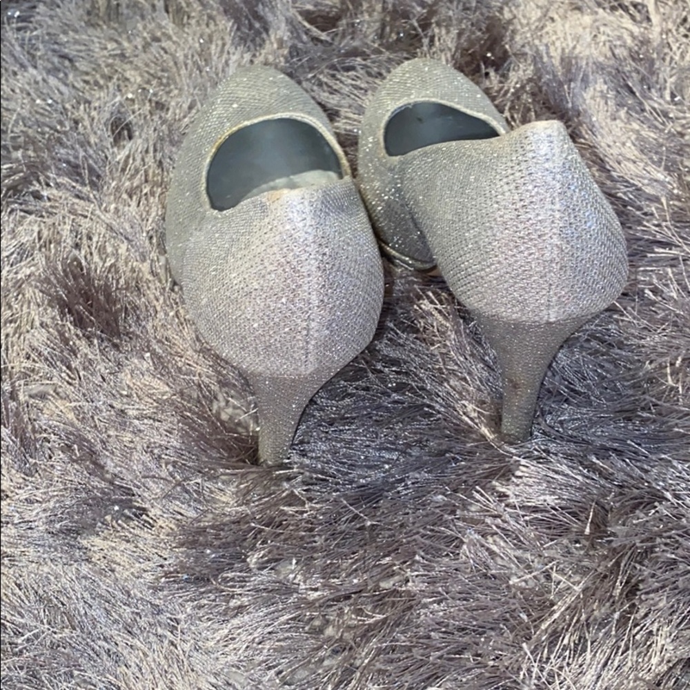 Heels - Picture 2 of 3